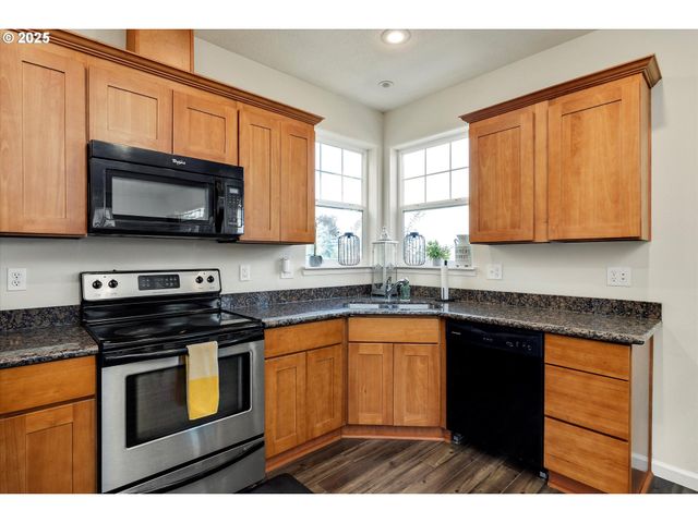 1153 Se CHINOOKAN Dr, Cascade Locks, OR 97014