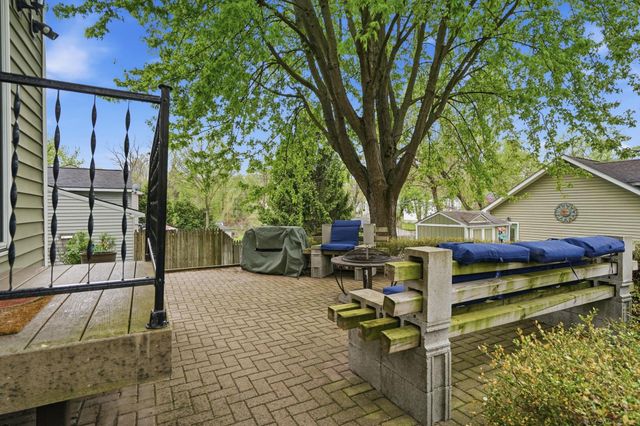 112 S Winding Drive, Waterford Twp, MI 48328