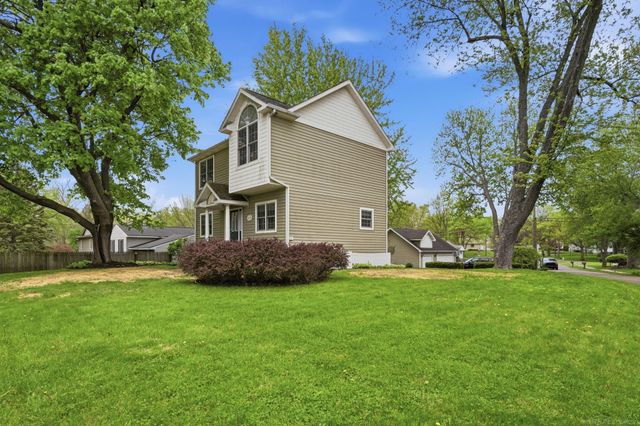 112 S Winding Drive, Waterford Twp, MI 48328