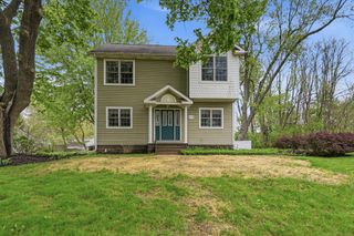112 S Winding Drive, Waterford Twp, MI 48328