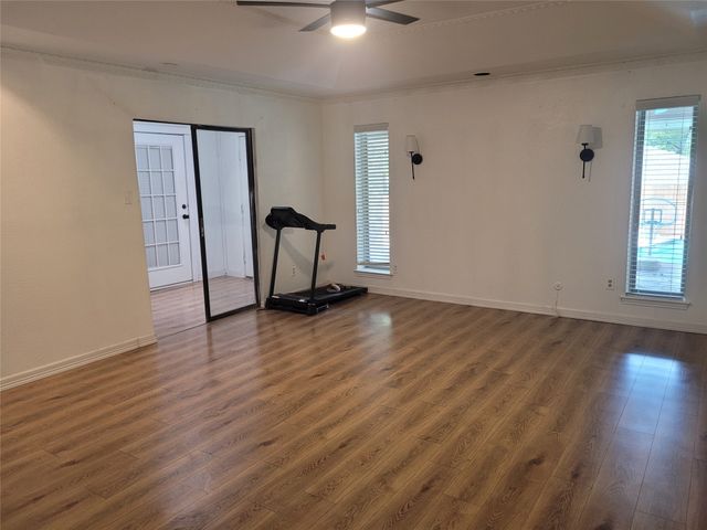 511 Washington Drive, Arlington, TX 76011