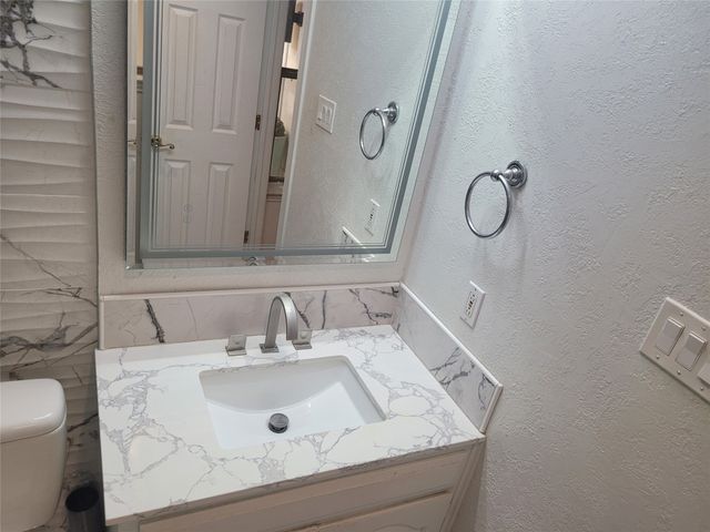 511 Washington Drive, Arlington, TX 76011