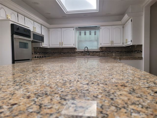 511 Washington Drive, Arlington, TX 76011