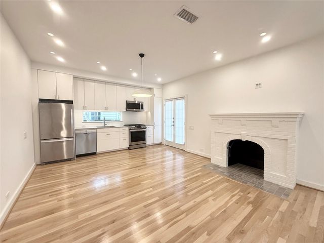 1401 Branard Street A, Houston, TX 77006