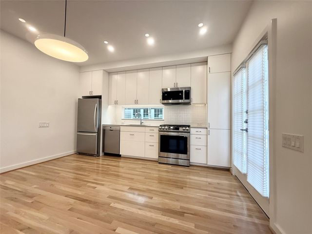 1401 Branard Street A, Houston, TX 77006