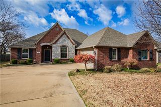 608 SW Barn Valley Road, Bentonville, AR 72712