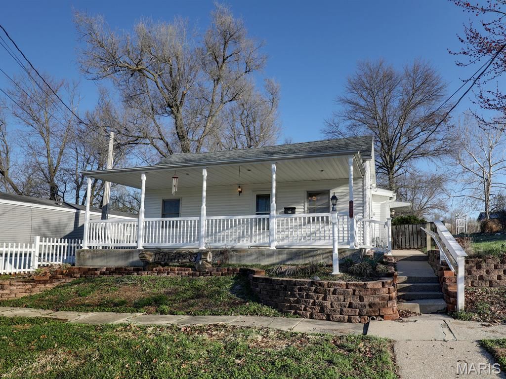 318 W New Street, Palmyra, MO 63461