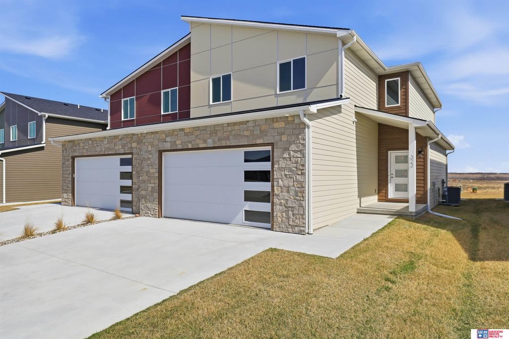 322 N 105th Street, Lincoln, NE 68527