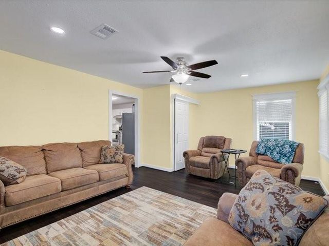 263 Sandy Ridge Drive, Livingston, TX 77351