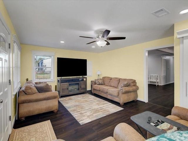 263 Sandy Ridge Drive, Livingston, TX 77351