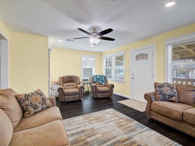 263 Sandy Ridge Drive, Livingston, TX 77351