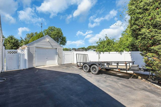 953 Karshick Street, Bohemia, NY 11716