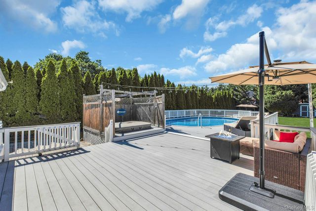 953 Karshick Street, Bohemia, NY 11716