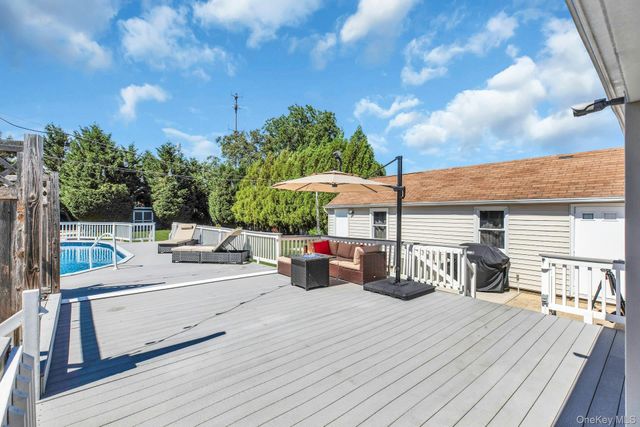 953 Karshick Street, Bohemia, NY 11716