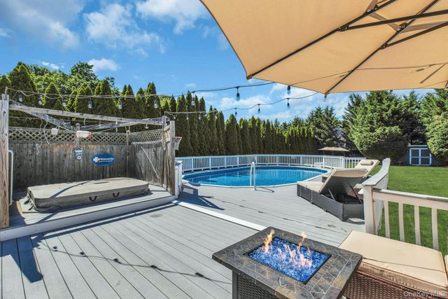953 Karshick Street, Bohemia, NY 11716