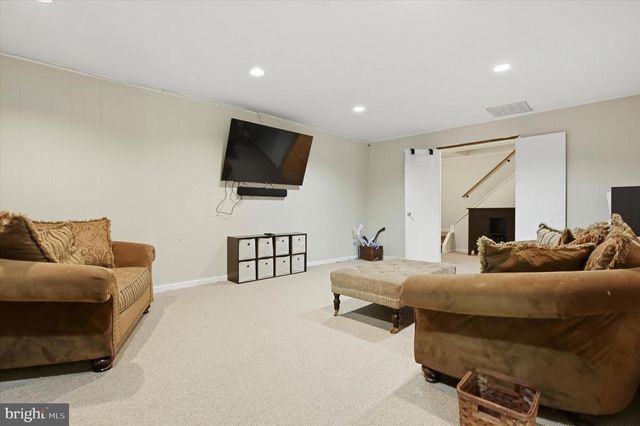 471 HILLTOP RD, Paoli, PA 19301
