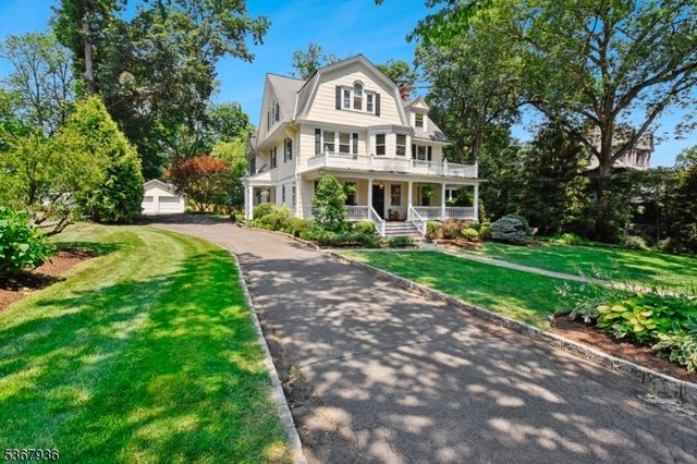 39 Oak Ridge Ave, Summit City, NJ 07901