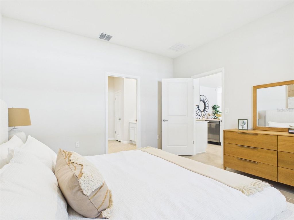 Image 15 of property listing at 13169 SW 73RD AVENUE, Ocala, FL 34473