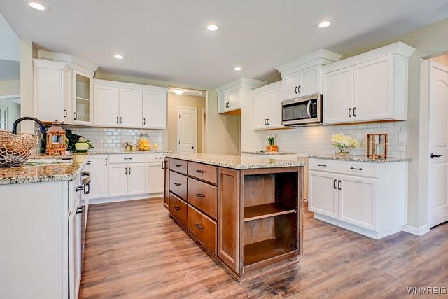 6213 Lakewood Lane, Lockport Town, NY 14094