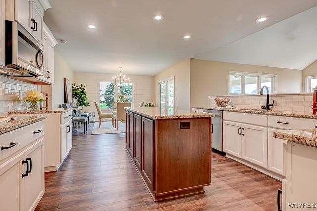 6213 Lakewood Lane, Lockport Town, NY 14094