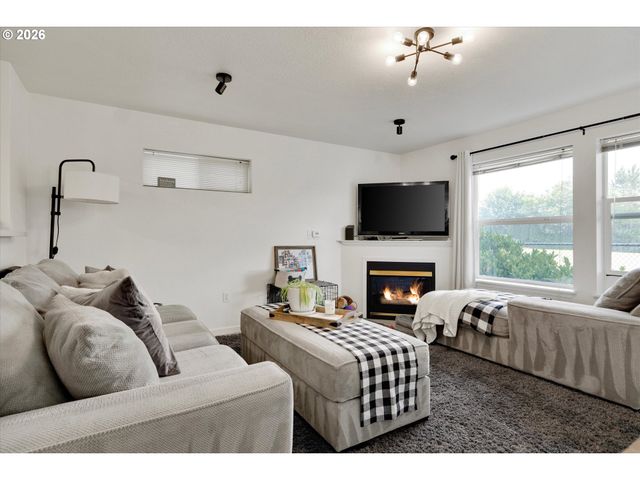15074 Nw CENTRAL Dr 301, Portland, OR 97229