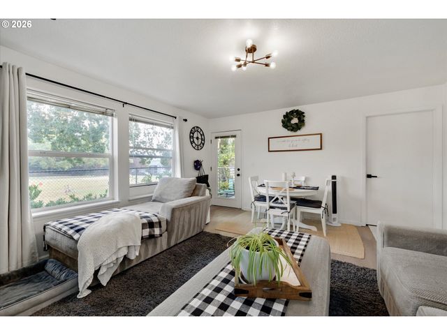 15074 Nw CENTRAL Dr 301, Portland, OR 97229