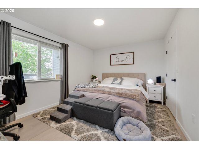 15074 Nw CENTRAL Dr 301, Portland, OR 97229