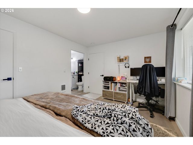15074 Nw CENTRAL Dr 301, Portland, OR 97229