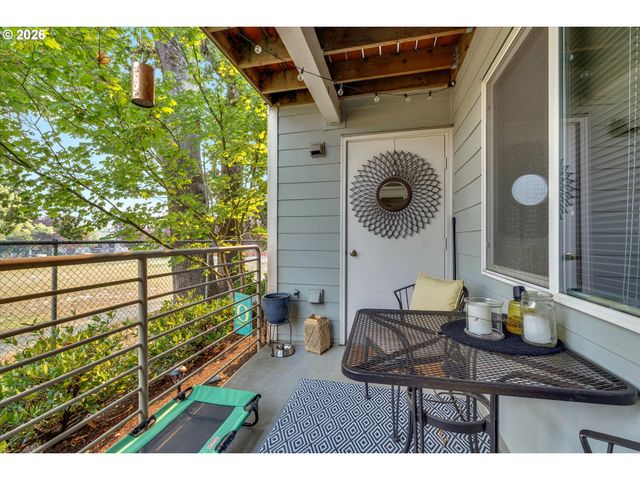 15074 Nw CENTRAL Dr 301, Portland, OR 97229