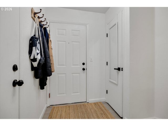 15074 Nw CENTRAL Dr 301, Portland, OR 97229