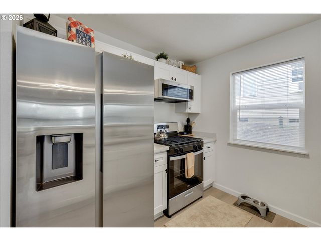 15074 Nw CENTRAL Dr 301, Portland, OR 97229