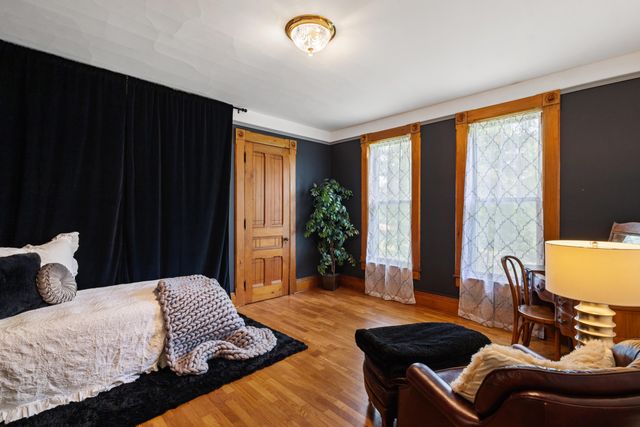 5932 N Riverview Drive, Kalamazoo, MI 49004