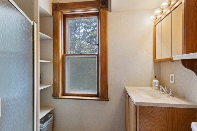 5932 N Riverview Drive, Kalamazoo, MI 49004