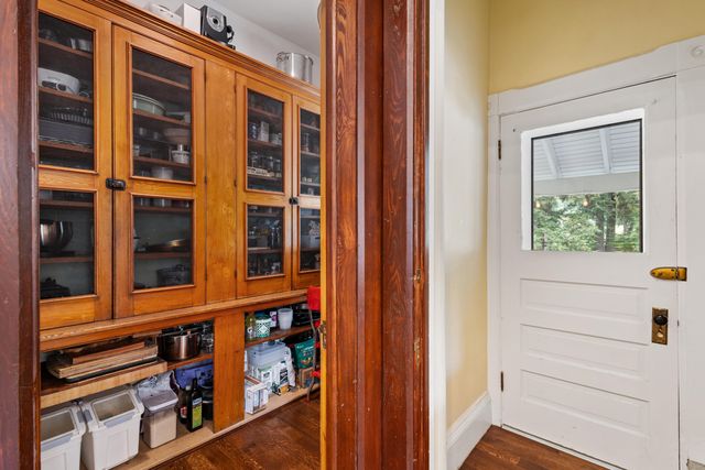 5932 N Riverview Drive, Kalamazoo, MI 49004