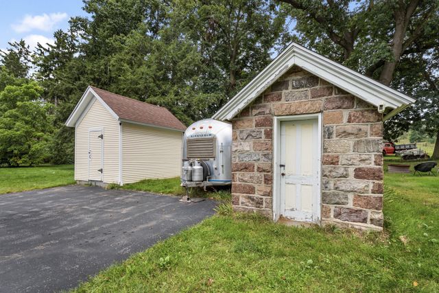 5932 N Riverview Drive, Kalamazoo, MI 49004
