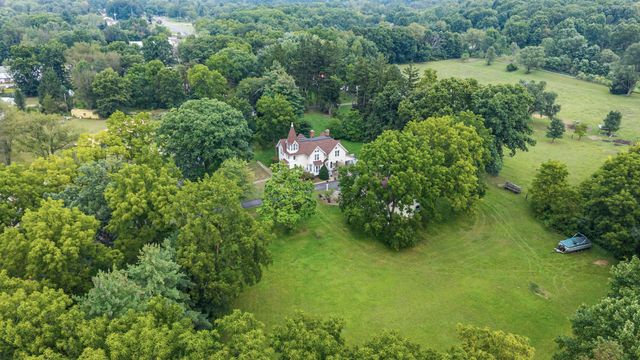 5932 N Riverview Drive, Kalamazoo, MI 49004