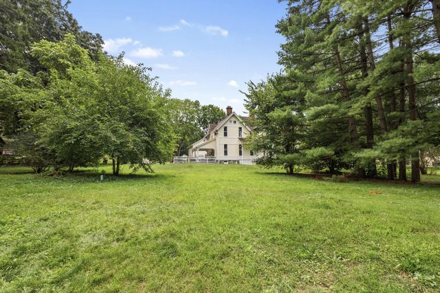 5932 N Riverview Drive, Kalamazoo, MI 49004