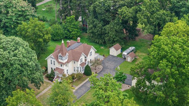 5932 N Riverview Drive, Kalamazoo, MI 49004