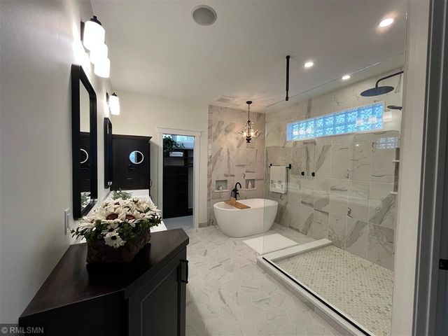 11881 58th Street N, Lake Elmo, MN 55042