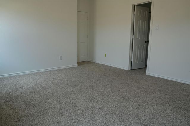 513 Oak Chase Avenue, Dayton, TX 77535