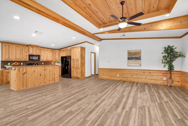 365 County Road 3371, Cleveland, TX 77327