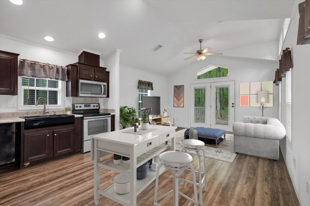 365 County Road 3371, Cleveland, TX 77327