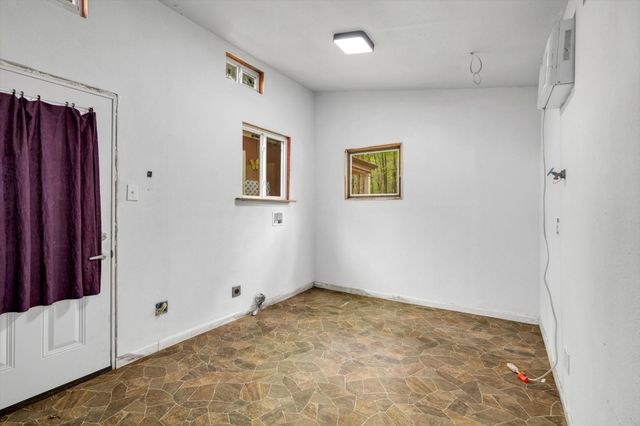 365 County Road 3371, Cleveland, TX 77327