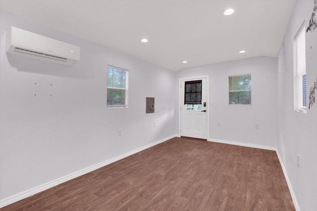 365 County Road 3371, Cleveland, TX 77327