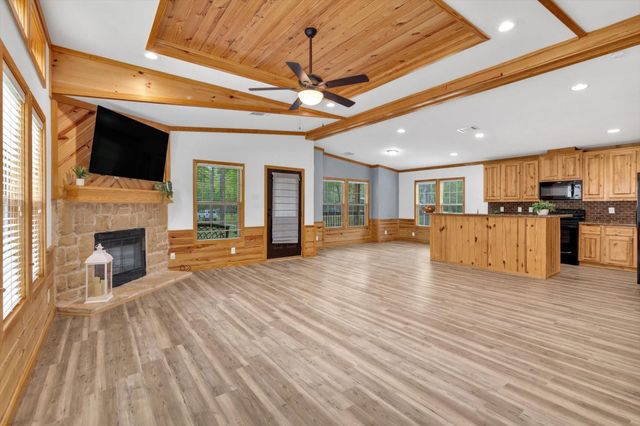 365 County Road 3371, Cleveland, TX 77327