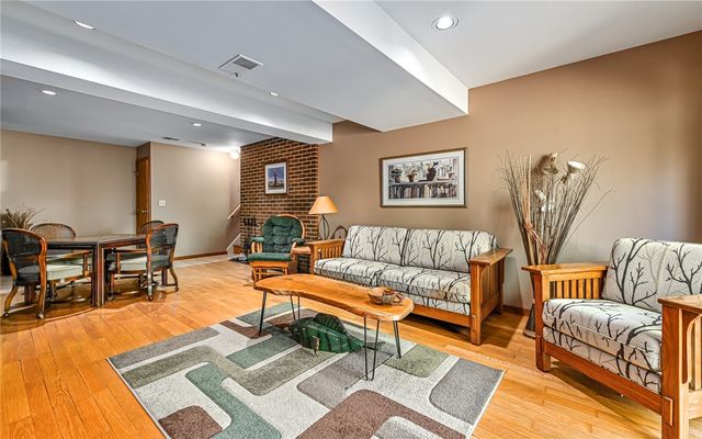 5435 Beechnut Dr, Richland, PA 15044