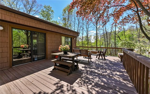 5435 Beechnut Dr, Richland, PA 15044