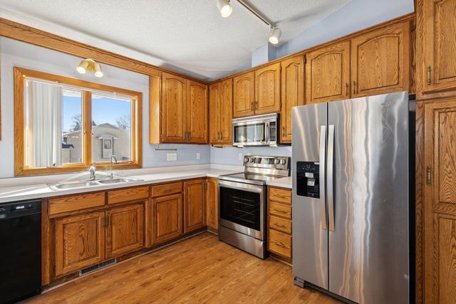 2301 E 121st Street, Burnsville, MN 55337