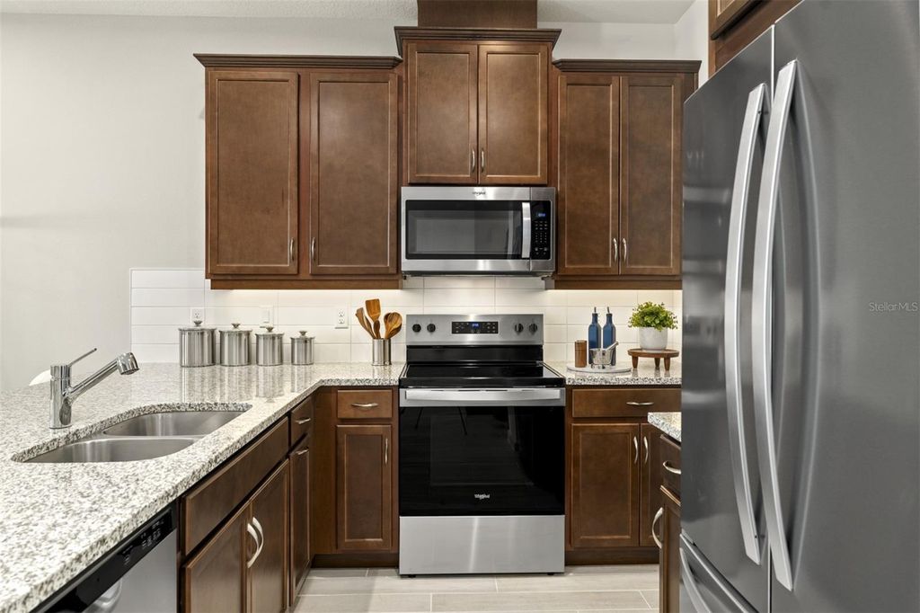 Image 13 of property listing at 9972 RED CANOE ALLEY, Orlando, FL 32832