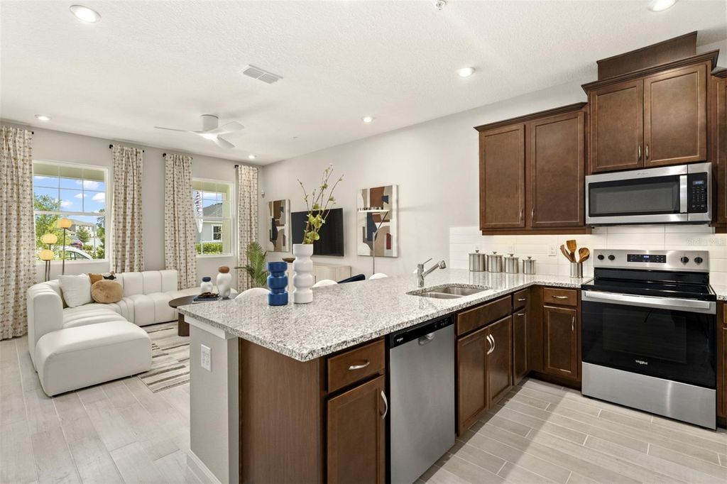 Image 10 of property listing at 9972 RED CANOE ALLEY, Orlando, FL 32832